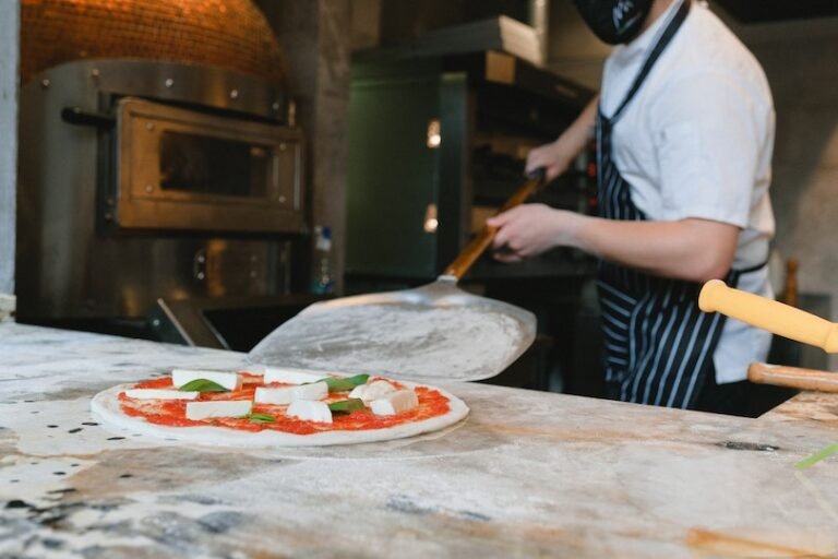 What You Need to Know Before Buying a Pizza Restaurant